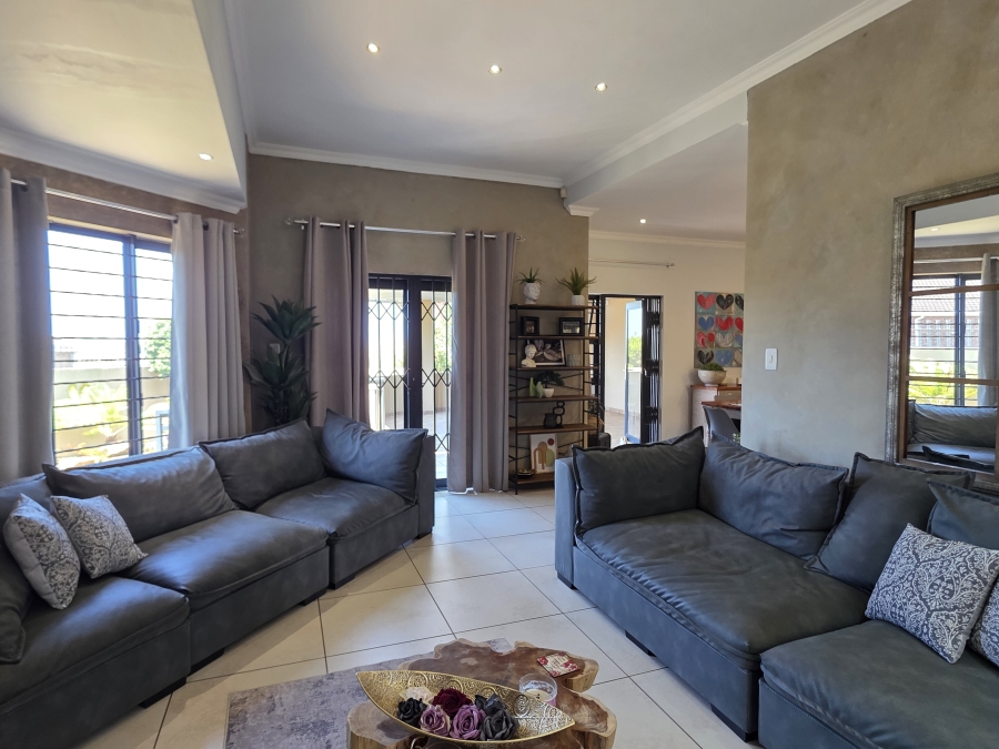 5 Bedroom Property for Sale in Wavecrest Eastern Cape
